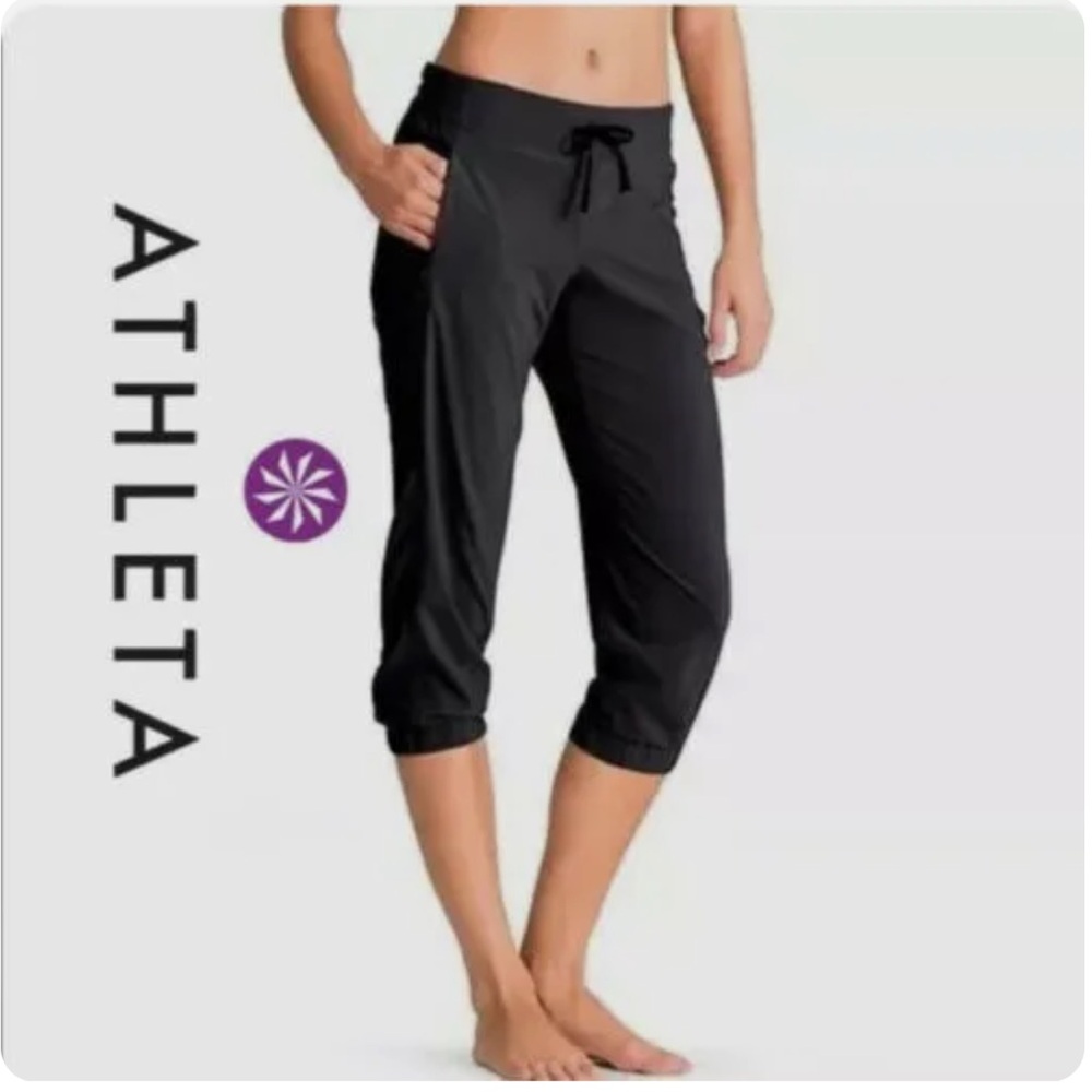 EUC Athleta La Viva Cropped Joggers Black - Size 4